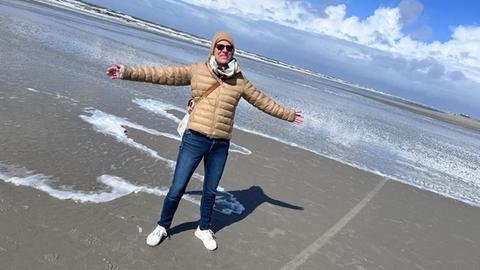 Britta Lohmann an der Nordsee