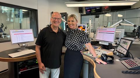 Britta Wiegand und Hermann Hillebrand im Studio