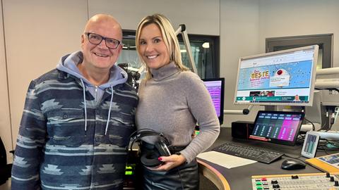 Hermann Hillebrand und Britta Wiegand im Studio