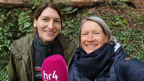 Pilzexpertin Dr. Tina Schäfer und Katja Metz