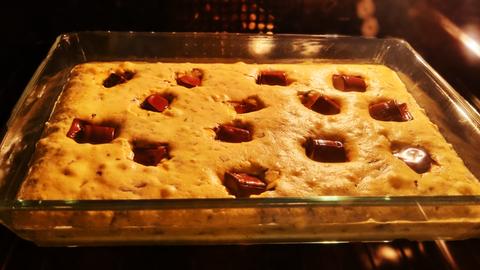 Eierlikör-Kirsch-Likör-Kuchen im Backofen