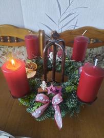 Das ist der Adventskranz von Irma Ottlik aus Lohfelden