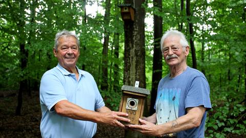 Werner Hanke und Rüdiger Stahlheber von der Vogelgruppe des Verschönerungsvereins Oberbrechen